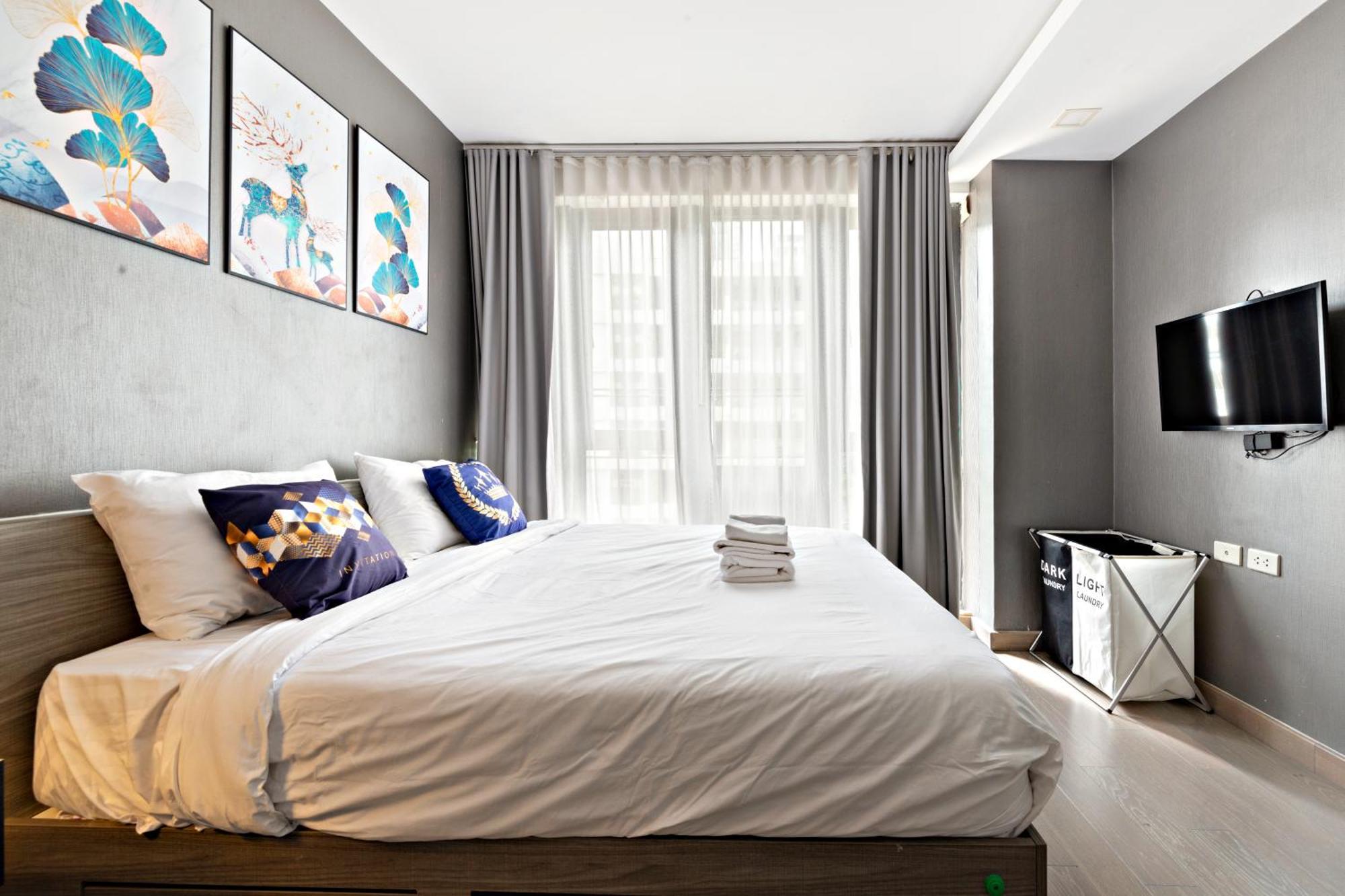 Dazzle Sukhumvit 7 By Lefoyer Apartment Банкок Екстериор снимка