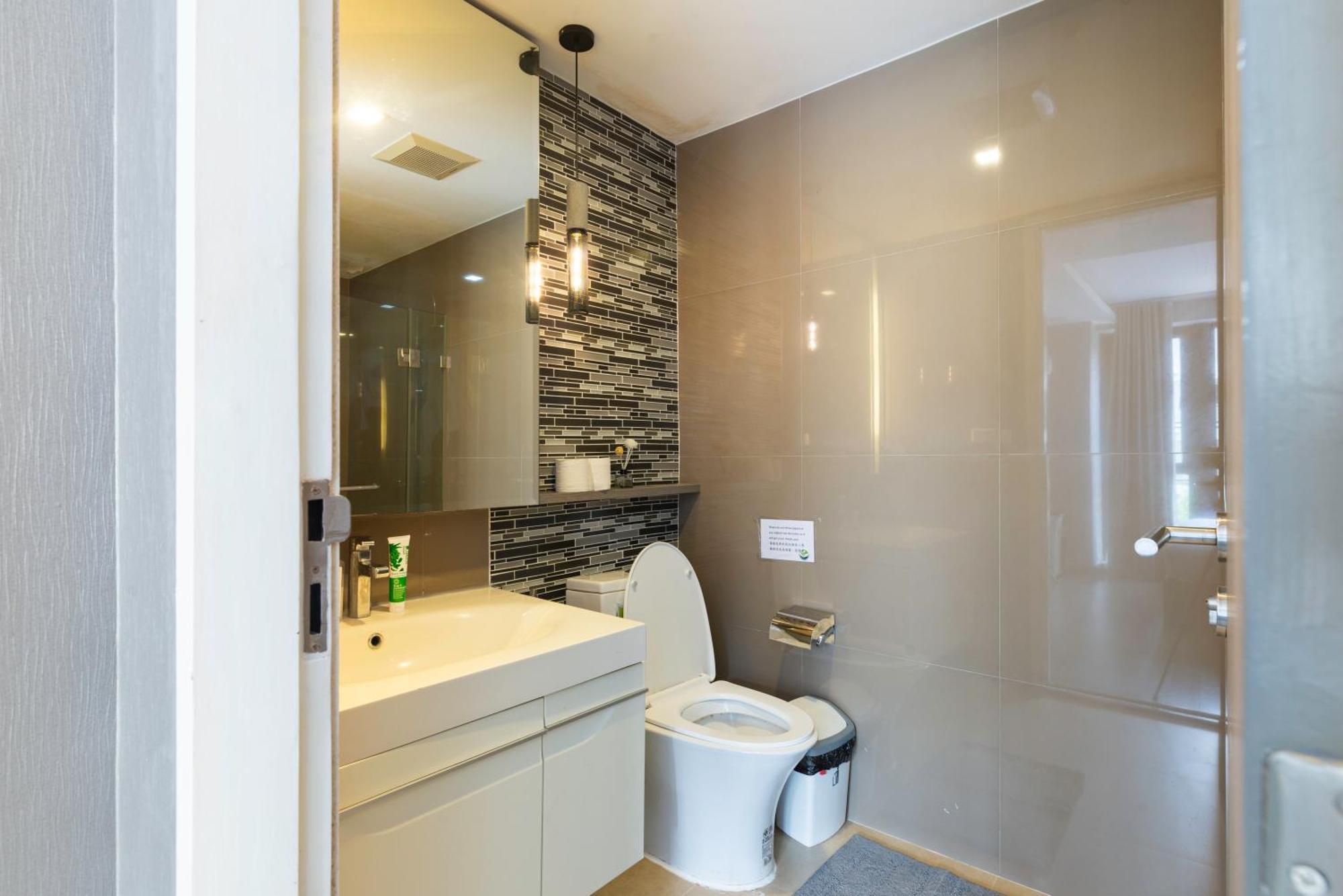 Dazzle Sukhumvit 7 By Lefoyer Apartment Банкок Екстериор снимка