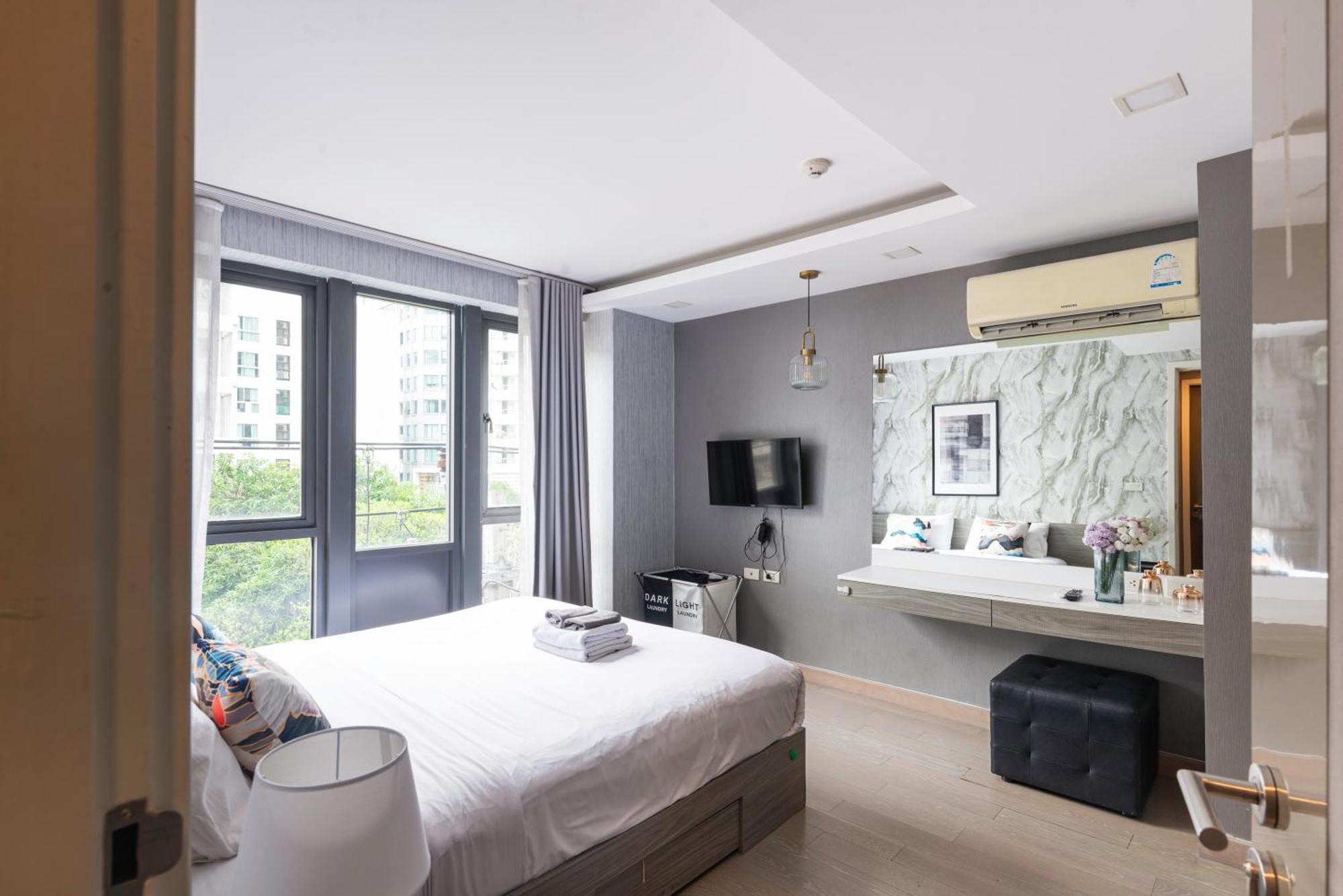 Dazzle Sukhumvit 7 By Lefoyer Apartment Банкок Екстериор снимка