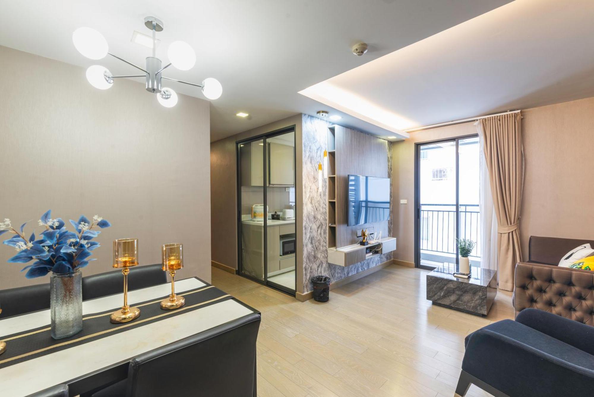 Dazzle Sukhumvit 7 By Lefoyer Apartment Банкок Екстериор снимка
