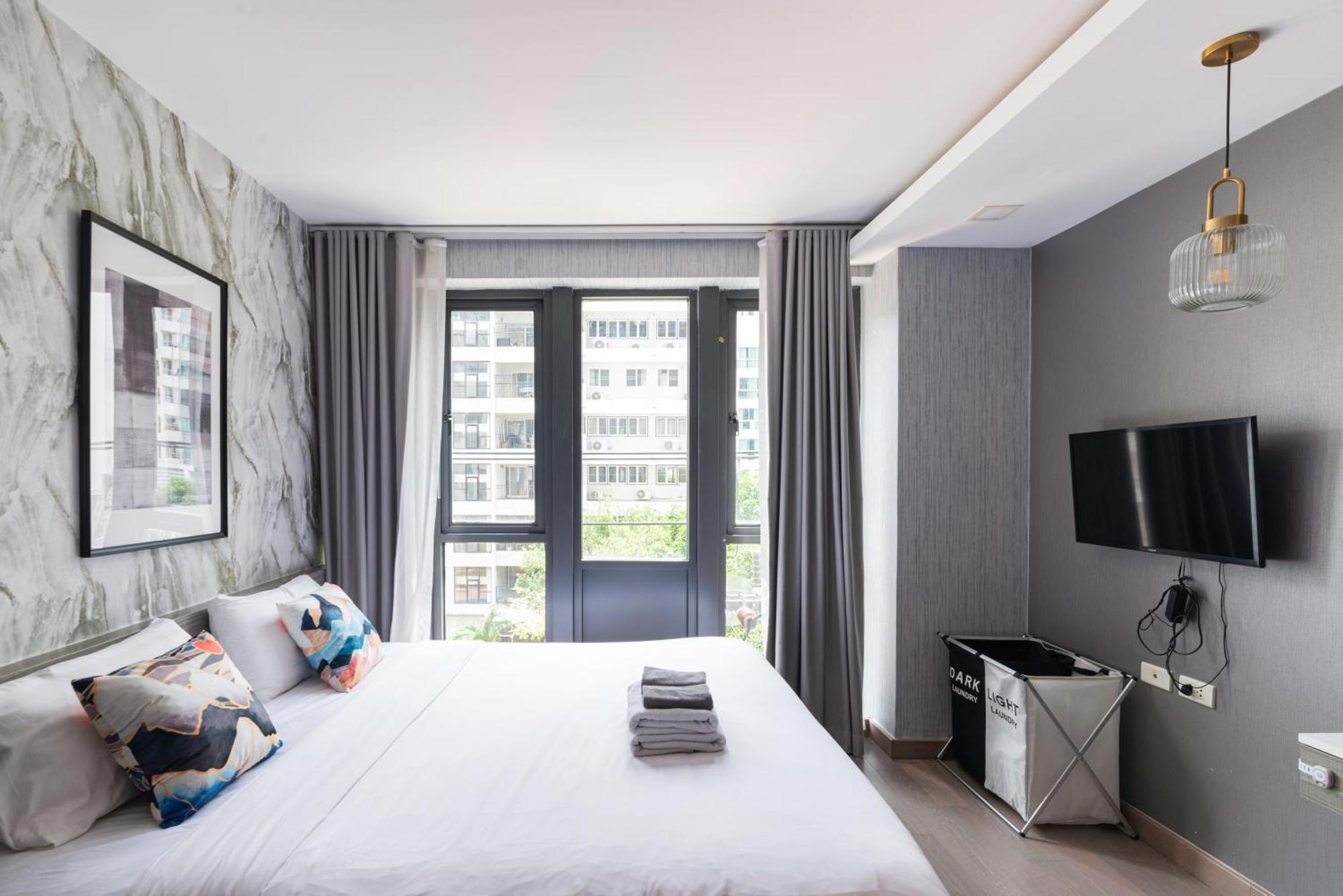 Dazzle Sukhumvit 7 By Lefoyer Apartment Банкок Екстериор снимка