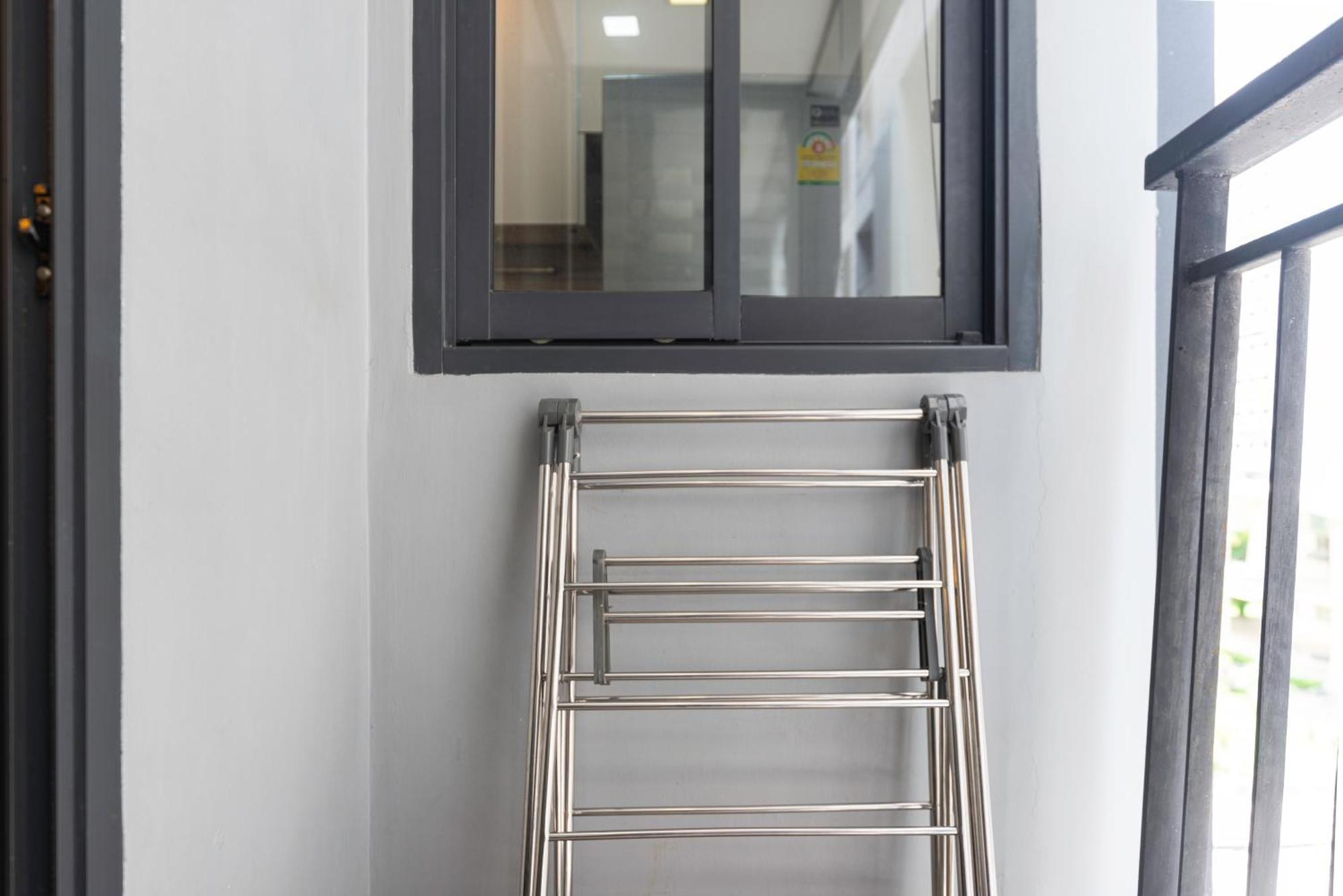 Dazzle Sukhumvit 7 By Lefoyer Apartment Банкок Екстериор снимка