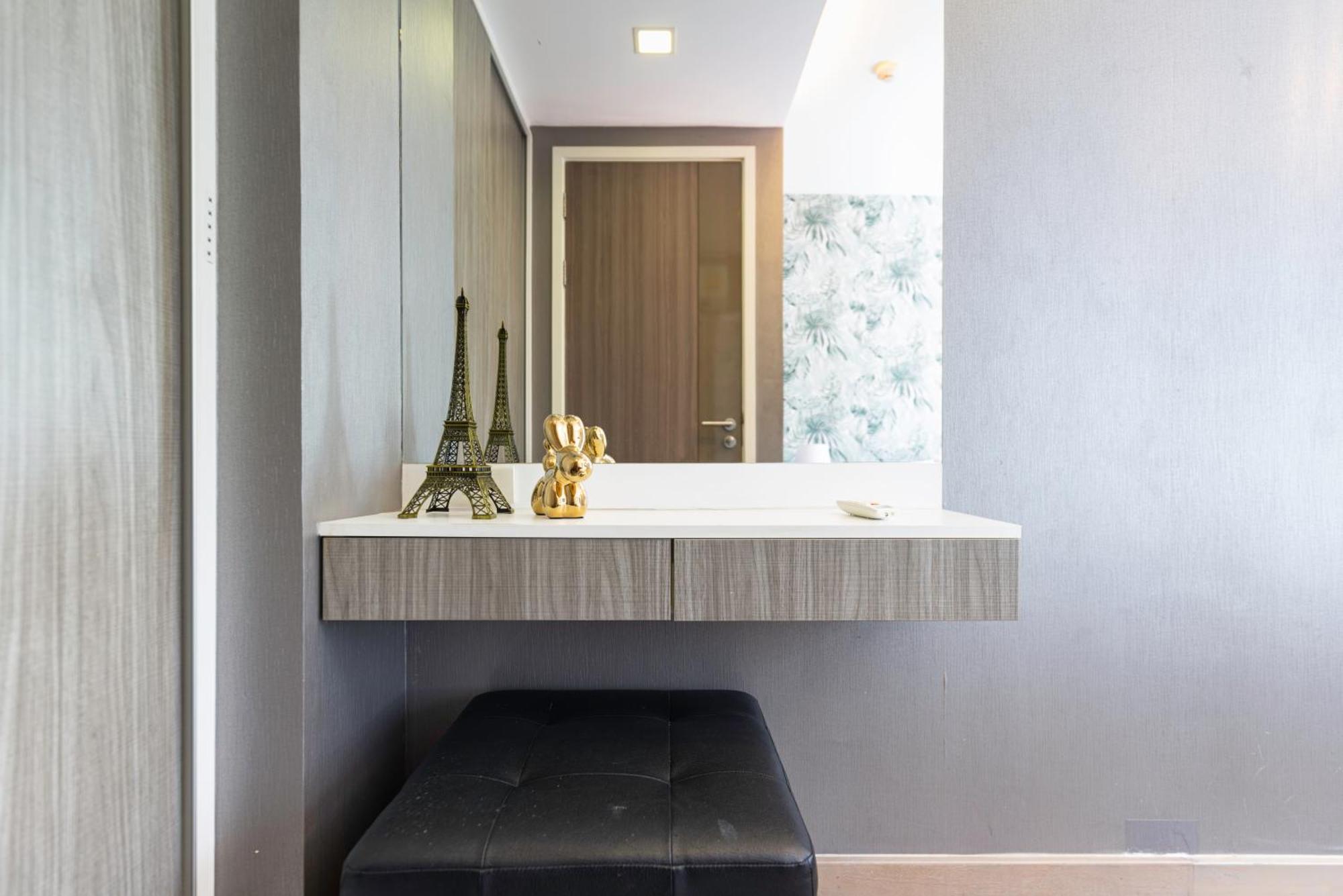 Dazzle Sukhumvit 7 By Lefoyer Apartment Банкок Екстериор снимка