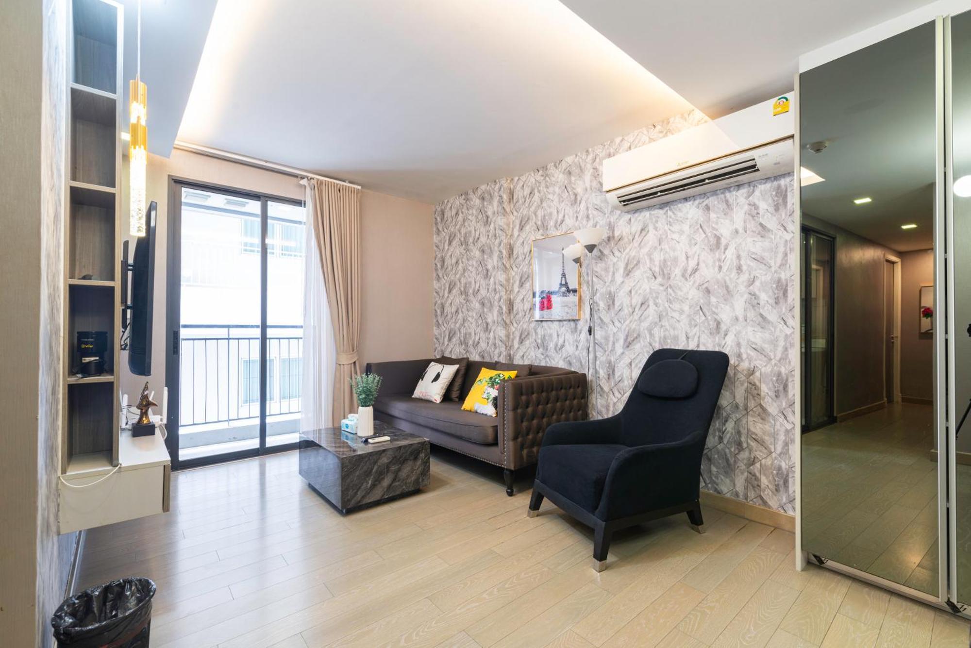 Dazzle Sukhumvit 7 By Lefoyer Apartment Банкок Екстериор снимка